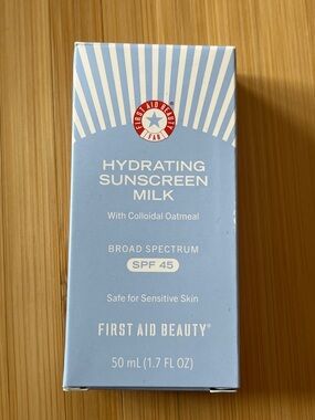 First Aid Beauty Hydrating Sunscreen Milk - SPF 45